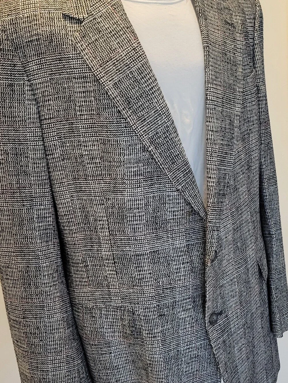 Stafford Executive Blazer 44L Gray-White-Some Pale Red Woven Silk.32 1/2
